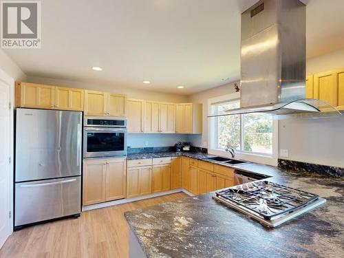 4532 Manson Ave, Powell River, BC - Indoor Photo Showing Kitchen With Double Sink