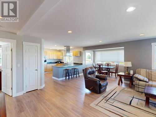 4532 Manson Ave, Powell River, BC - Indoor Photo Showing Living Room