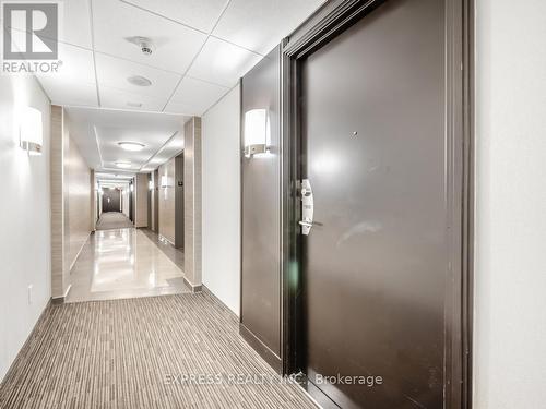 1900 - 33 Sheppard Avenue E, Toronto, ON - Indoor Photo Showing Other Room