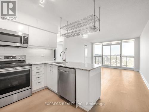 1900 - 33 Sheppard Avenue E, Toronto, ON - Indoor Photo Showing Kitchen With Upgraded Kitchen