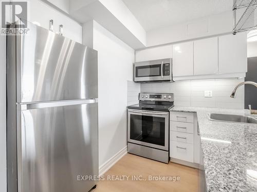 1900 - 33 Sheppard Avenue E, Toronto, ON - Indoor Photo Showing Kitchen