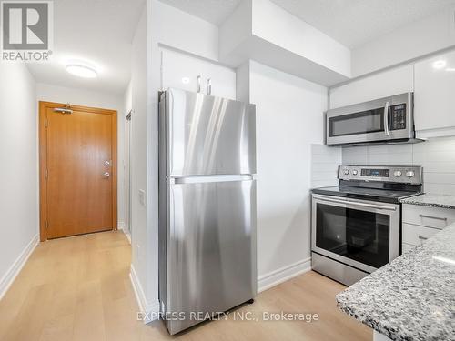 1900 - 33 Sheppard Avenue E, Toronto, ON - Indoor Photo Showing Kitchen