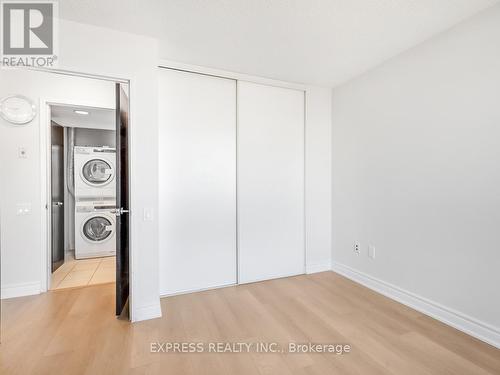 1900 - 33 Sheppard Avenue E, Toronto, ON - Indoor Photo Showing Laundry Room