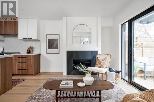 245 Linsmore Crescent, Toronto, ON - Indoor Photo Showing Living Room