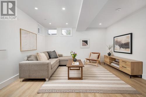 245 Linsmore Crescent, Toronto, ON - Indoor Photo Showing Living Room