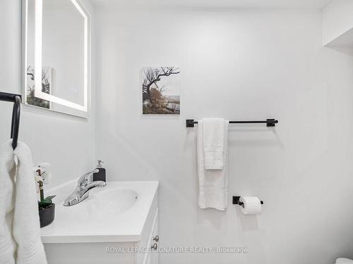 195 De Grassi St, Toronto, ON - Indoor Photo Showing Bathroom