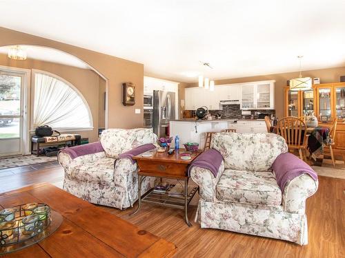 3149 Shetler Drive, Westbank, BC - Indoor Photo Showing Living Room
