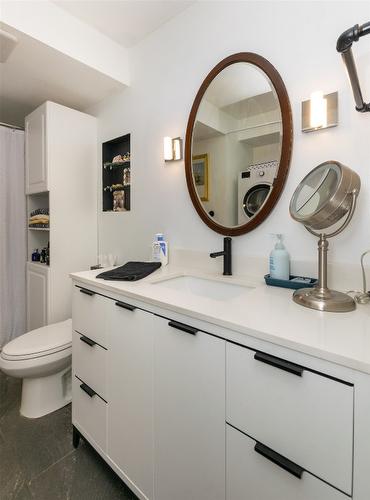 303-101 20Th Street, Salmon Arm, BC - Indoor Photo Showing Laundry Room