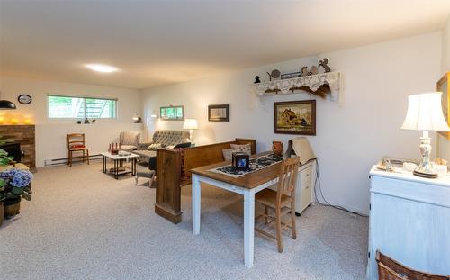 303-101 20Th Street, Salmon Arm, BC - Indoor Photo Showing Living Room With Fireplace