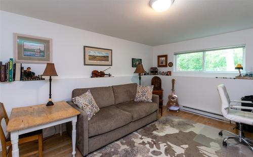303-101 20Th Street, Salmon Arm, BC - Indoor Photo Showing Other Room