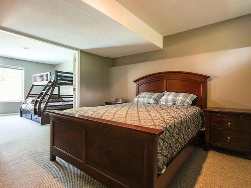 2430 Fairhall Road, Kelowna, BC - Indoor Photo Showing Bedroom