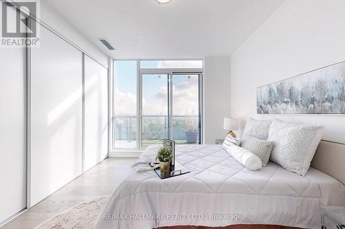 1801 - 609 Avenue Road, Toronto, ON - Indoor Photo Showing Bedroom