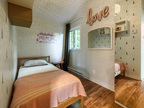 Bedroom - 131 Rue De Lévis, Bromont, QC - Indoor Photo Showing Bedroom