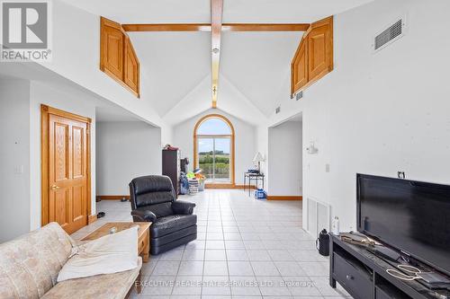 3670 3Rd Concession Road, Essex, ON - Indoor Photo Showing Living Room