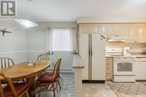 1308 Dupree Place, Mississauga, ON - Indoor Photo Showing Kitchen
