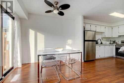 132 - 132 Baronwood Court, Brampton, ON - Indoor Photo Showing Kitchen