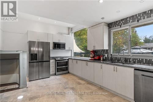 1155 Royal York Road, London, ON - Indoor Photo Showing Kitchen