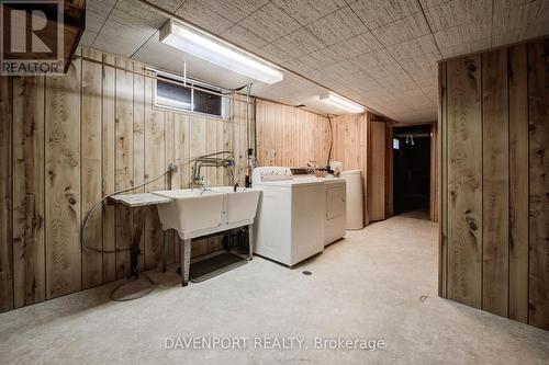 36 Ridgeway Avenue, Guelph, ON - Indoor Photo Showing Laundry Room