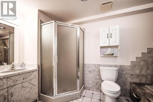 36 Ridgeway Avenue, Guelph, ON - Indoor Photo Showing Bathroom
