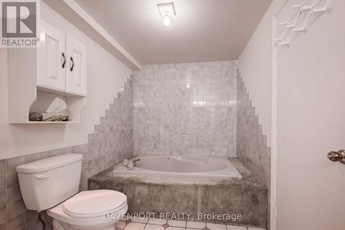 36 Ridgeway Avenue, Guelph, ON - Indoor Photo Showing Bathroom