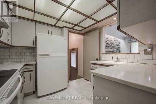 36 Ridgeway Avenue, Guelph, ON - Indoor Photo Showing Kitchen
