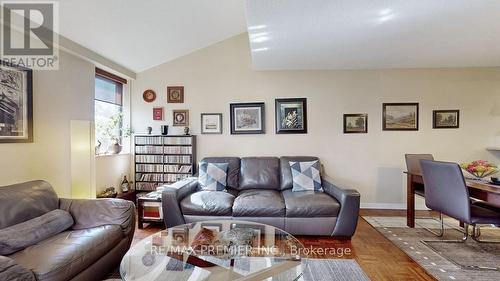 507 - 1555 Avenue Road, Toronto, ON - Indoor Photo Showing Living Room