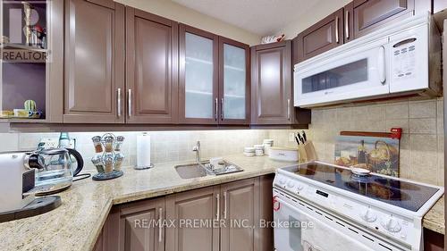 507 - 1555 Avenue Road, Toronto, ON - Indoor Photo Showing Kitchen