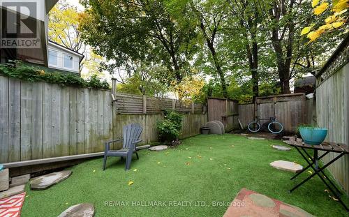 180 Lippincott Street, Toronto, ON - Outdoor With Backyard