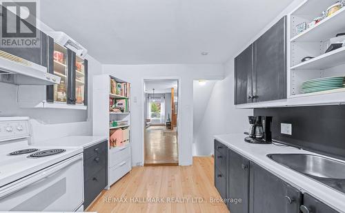 180 Lippincott Street, Toronto, ON - Indoor Photo Showing Kitchen