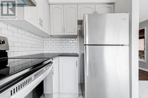 5438 Sweetgrass Gate, Mississauga, ON - Indoor Photo Showing Kitchen