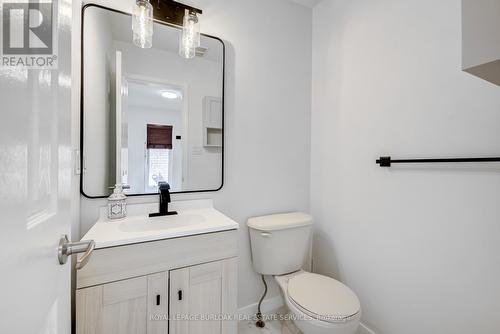 5438 Sweetgrass Gate, Mississauga, ON - Indoor Photo Showing Bathroom