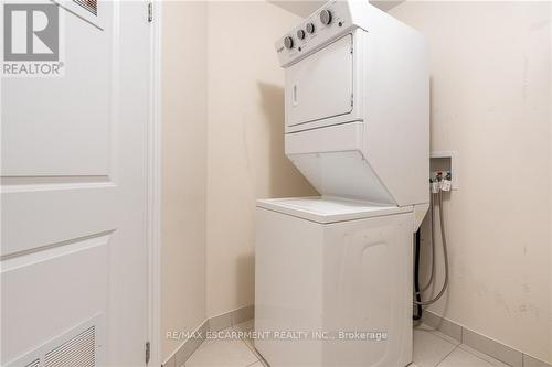 508 - 396 Plains Road E, Burlington, ON - Indoor Photo Showing Laundry Room