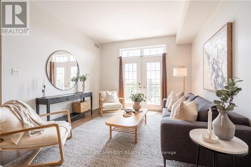 508 - 396 Plains Road E, Burlington, ON - Indoor Photo Showing Living Room