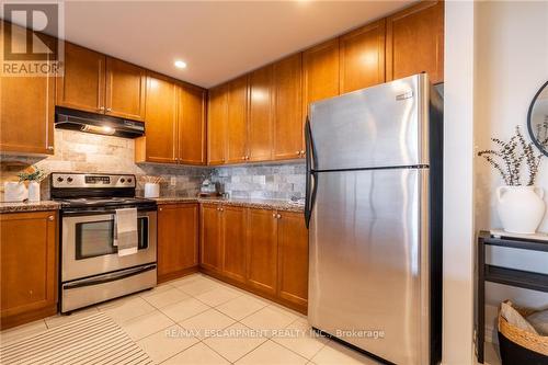 508 - 396 Plains Road E, Burlington, ON - Indoor Photo Showing Kitchen