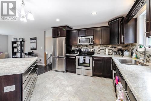 33 Parkewood Dr, Sault Ste Marie, ON - Indoor Photo Showing Kitchen With Double Sink With Upgraded Kitchen