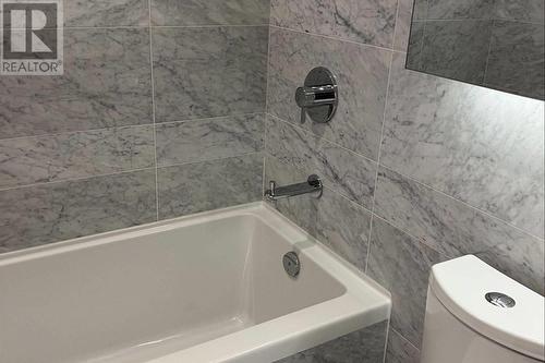 4720 Lougheed Highway, Burnaby, BC - Indoor Photo Showing Bathroom