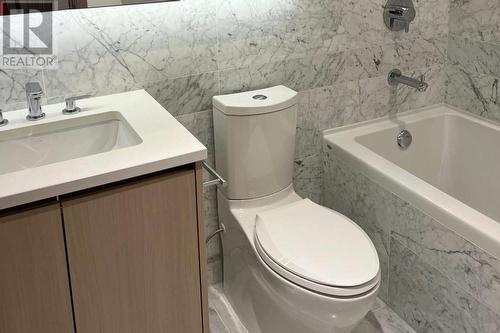 4720 Lougheed Highway, Burnaby, BC - Indoor Photo Showing Bathroom