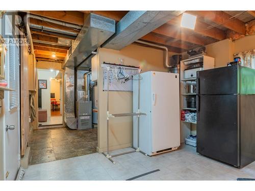 125 Mill Road, Fruitvale, BC - Indoor Photo Showing Basement