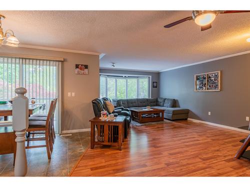 125 Mill Road, Fruitvale, BC - Indoor