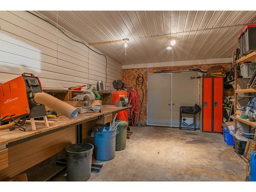 125 Mill Road, Fruitvale, BC - Indoor Photo Showing Garage