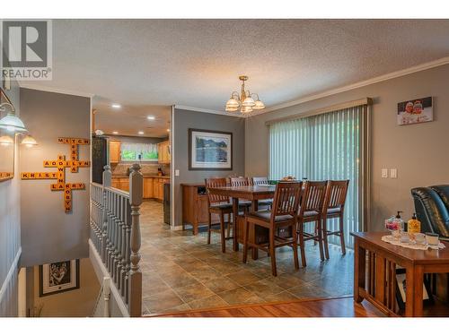 125 Mill Road, Fruitvale, BC - Indoor Photo Showing Dining Room