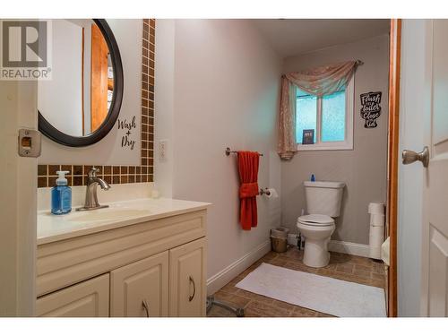 125 Mill Road, Fruitvale, BC - Indoor Photo Showing Bathroom