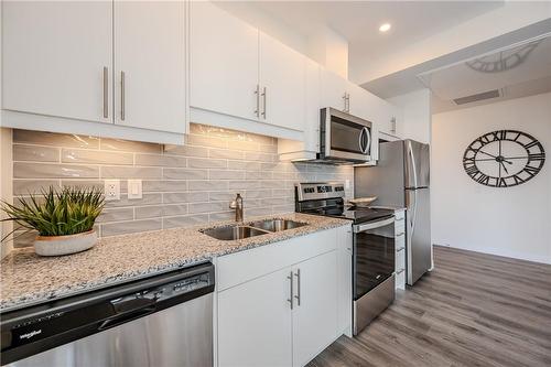 60 Charles Street W|Unit #502, Kitchener, ON - Indoor Photo Showing Kitchen With Double Sink With Upgraded Kitchen
