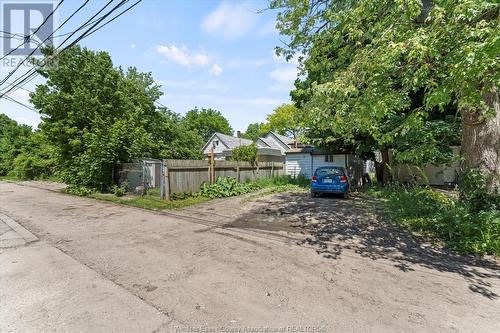 555 Bridge, Windsor, ON - Outdoor