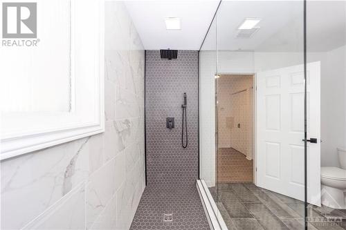 43 Pittaway Avenue, Ottawa, ON - Indoor Photo Showing Bathroom