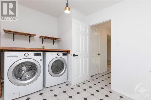 43 Pittaway Avenue, Ottawa, ON - Indoor Photo Showing Laundry Room