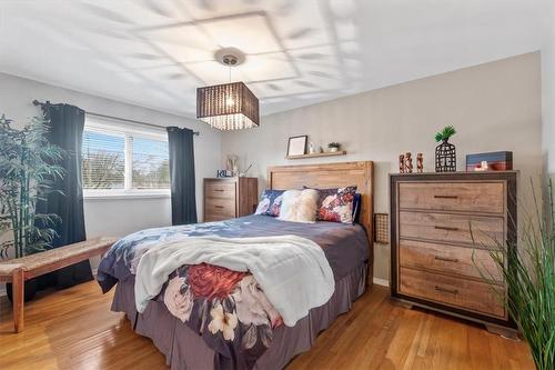 22 Paris Road, Brantford, ON - Indoor Photo Showing Bedroom