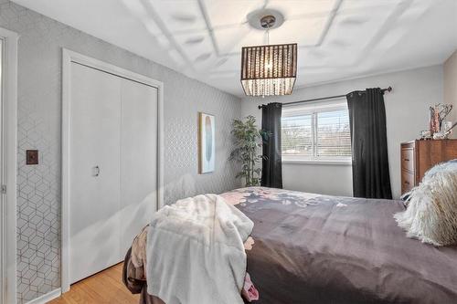 22 Paris Road, Brantford, ON - Indoor Photo Showing Bedroom