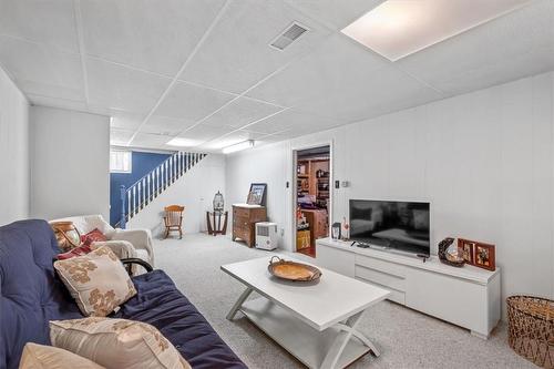 22 Paris Road, Brantford, ON - Indoor Photo Showing Living Room