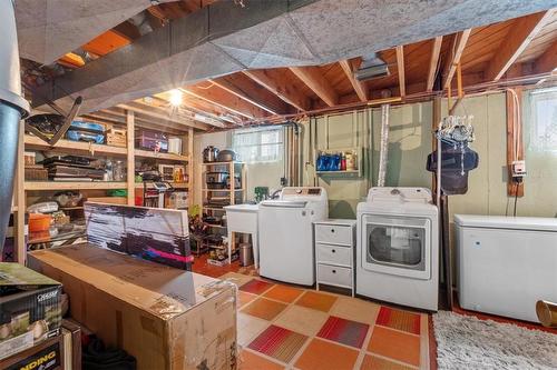 22 Paris Road, Brantford, ON - Indoor Photo Showing Laundry Room